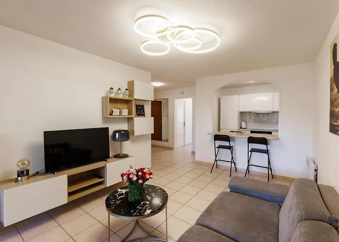 Apartment T3 Avec Terrasse, Parking & Piscine - Proche Plages Et Randos - Le Merou