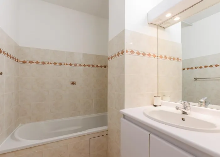 T3 Avec Terrasse, Parking & Piscine - Proche Plages Et Randos - Le Merou Apartment *