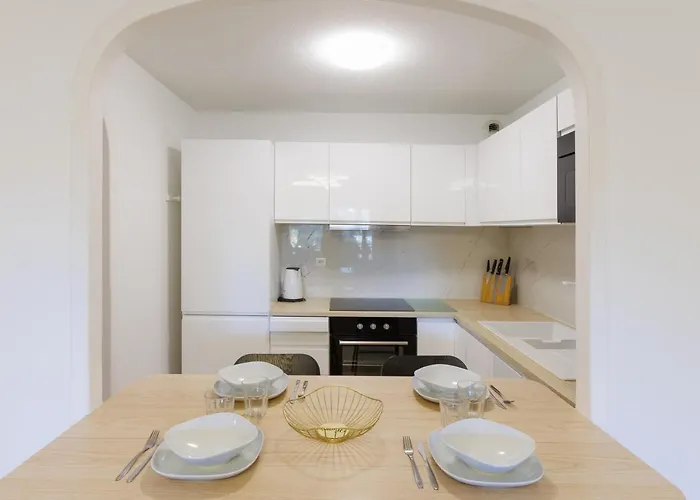 公寓 T3 Avec Terrasse, Parking & Piscine - Proche Plages Et Randos - Le Merou 耶尔